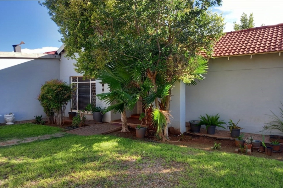 4 Bedroom Property for Sale in Carters Glen Northern Cape